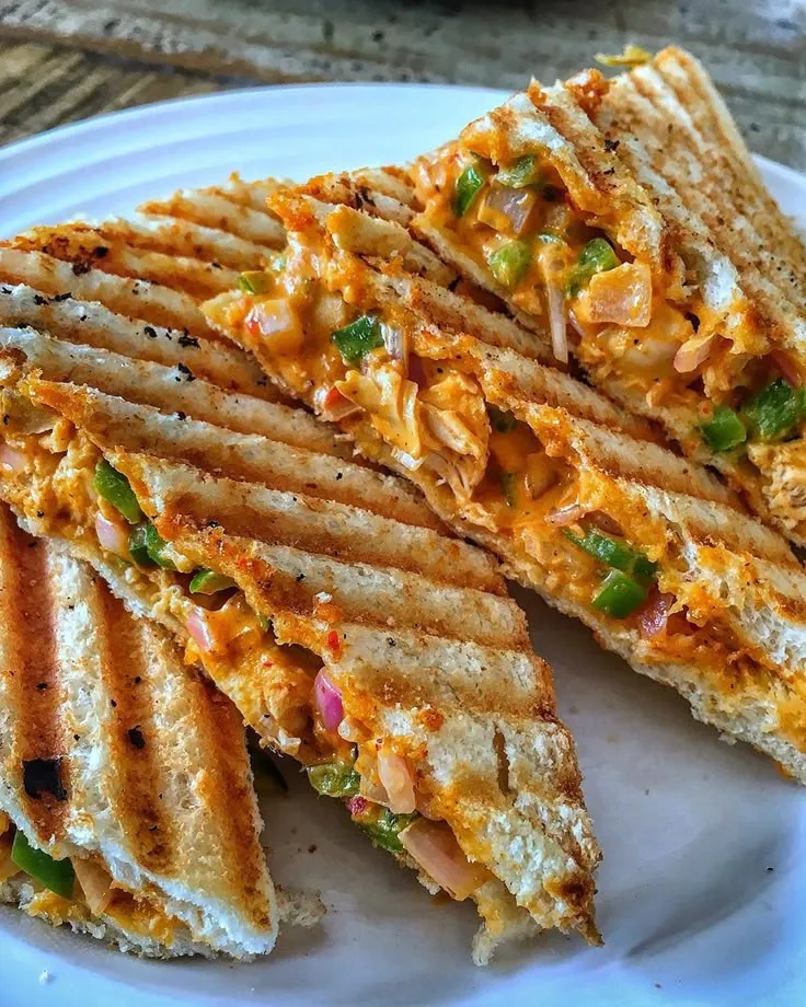 Chicken-Cheese / Mayo-Veg Sandwich (Chicken-Cheese)